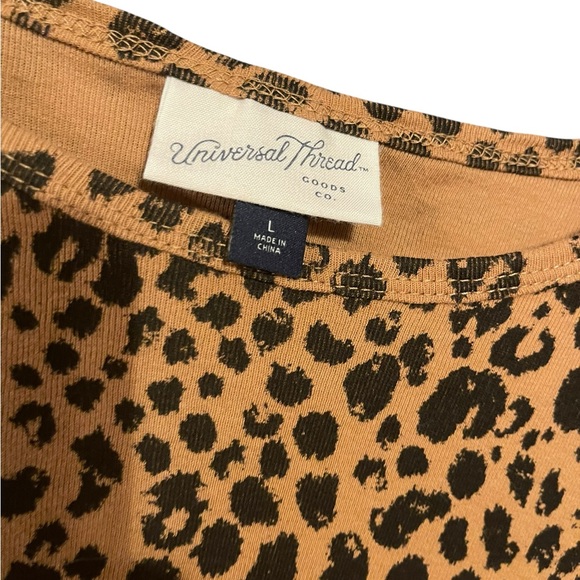 Universal Thread Animal Print Tee - Picture 3 of 3